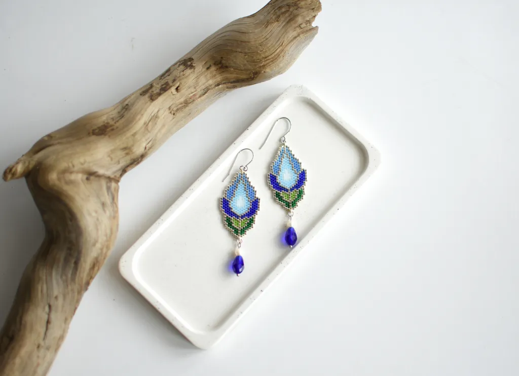 Серьги из бисера "Витражные тюлпаны" синие