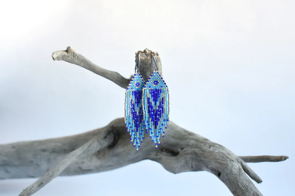 Голубые серьги из бисера