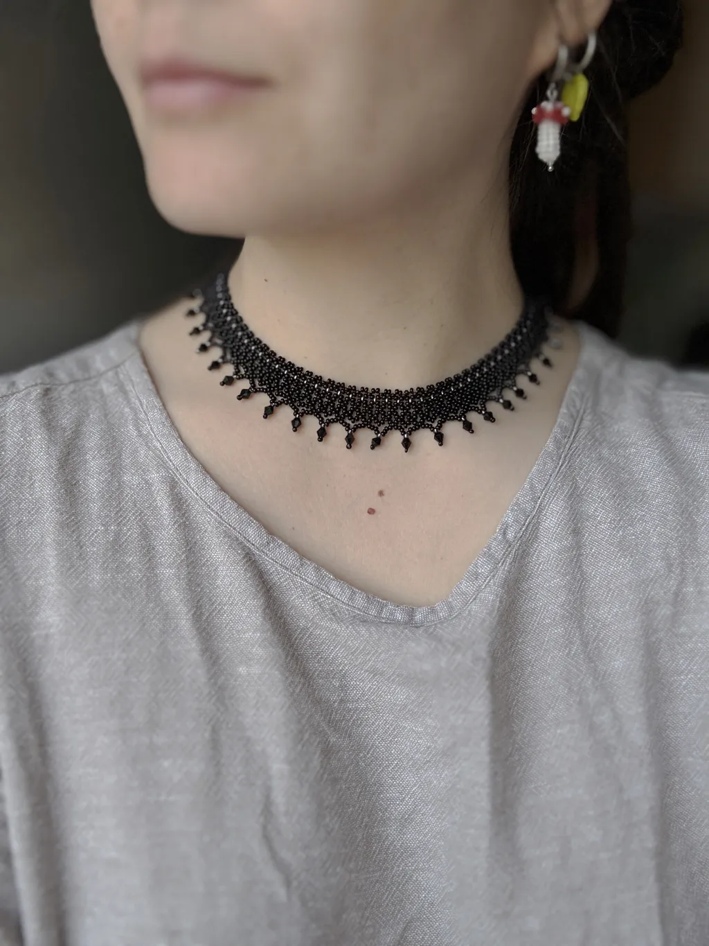 Чёрное колье из бисера