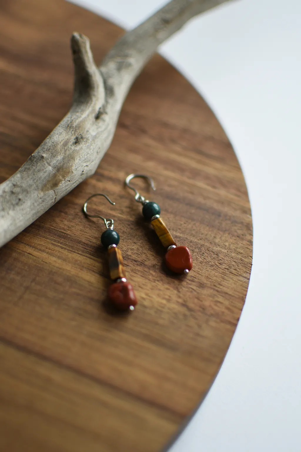 Серьги с тигровы глазом и яшмой