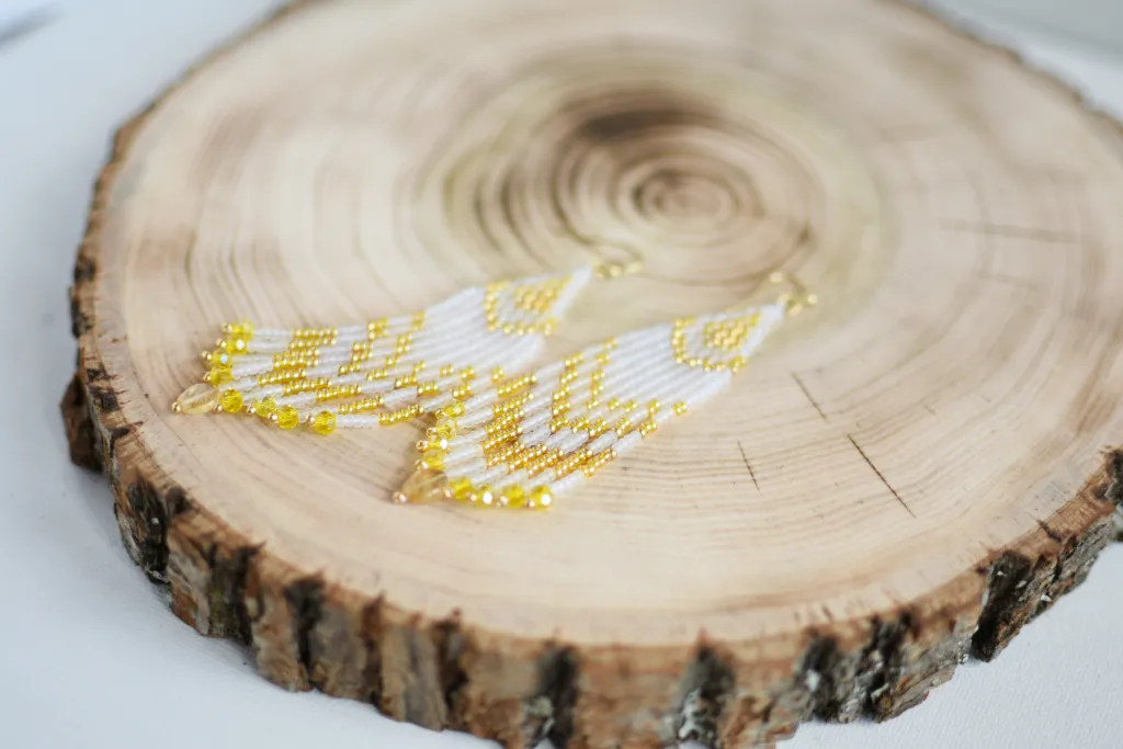 Серьги из бисера с бахромой и цитрином