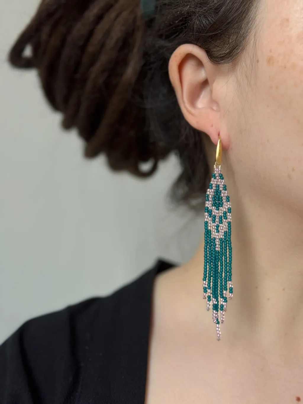Сине-зелёные серьги из бисера