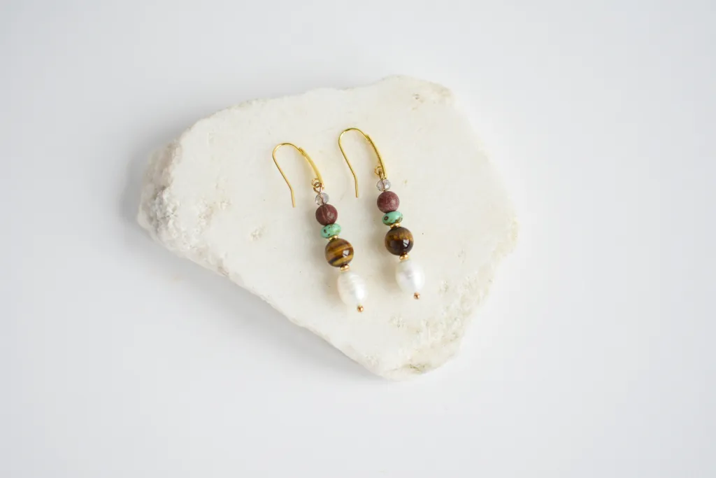 Серьги с тигровым глазом и жемчугом