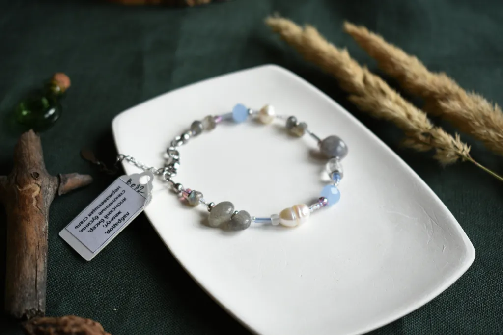 Браслет с лабрадором и жемчугом