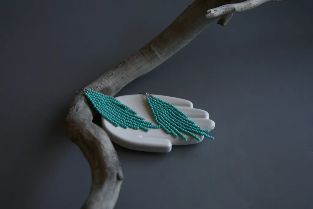 Бирюзовые серьги из бисера