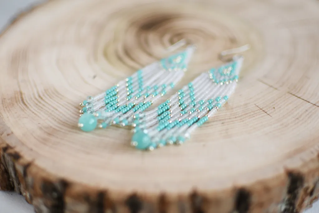 Бирюзовые серьги из бисера с бахромой и амазонитом