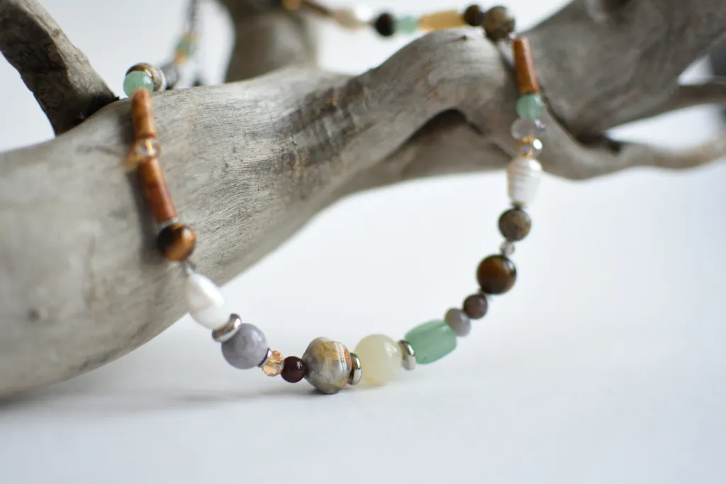 Бусы с натуральными камнями