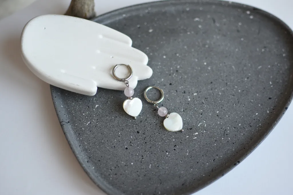 Серьги-сердечки с розовым кварцем