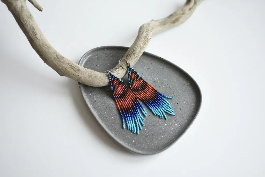 Длинные серьги из бисера с градиентом