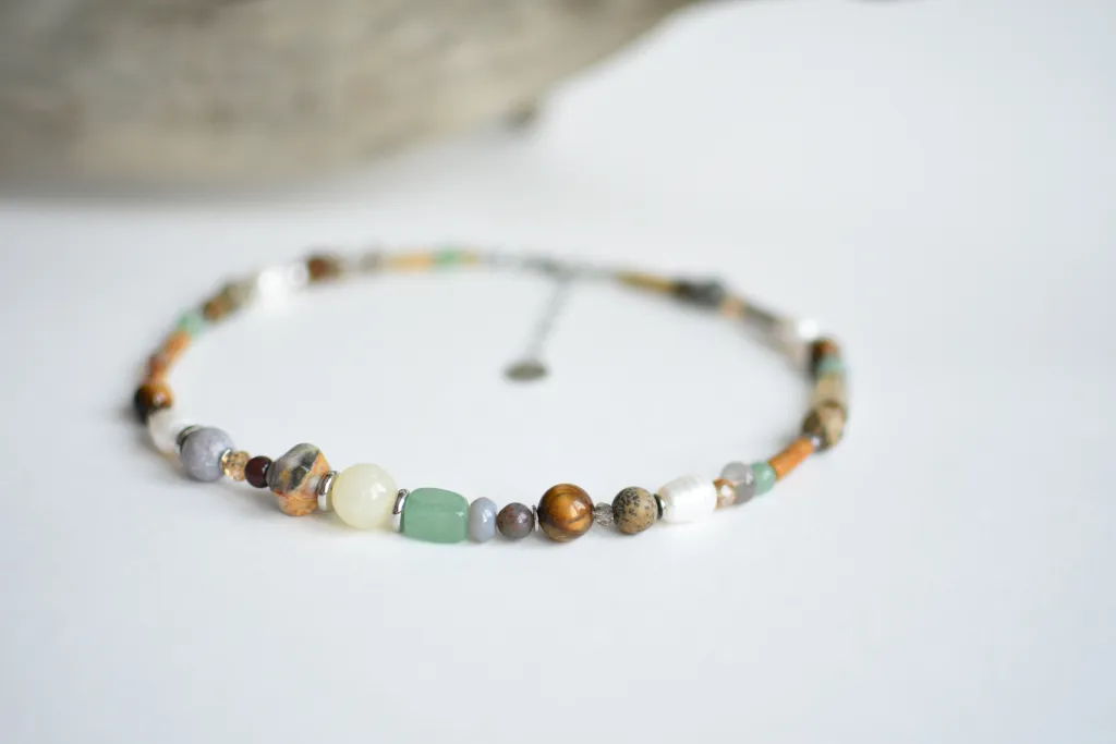 Бусы с натуральными камнями