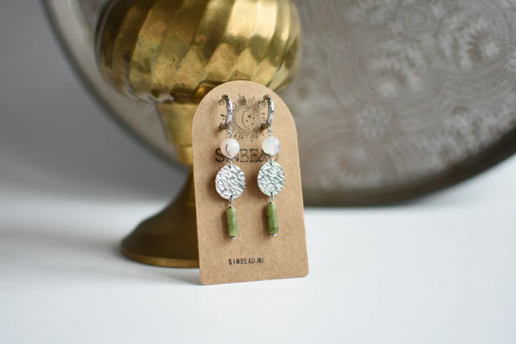 Серьги "Монетки" с серпентином и халцедоном