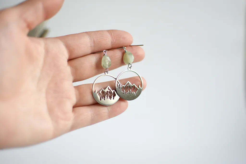 Серьги "Горы" с пренитом
