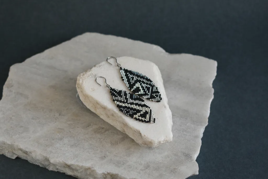 Серьги из бисера "Металлик ночь"