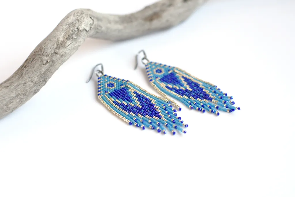 Голубые серьги из бисера