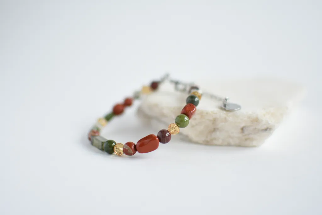 Браслет с яшмой и серпентином