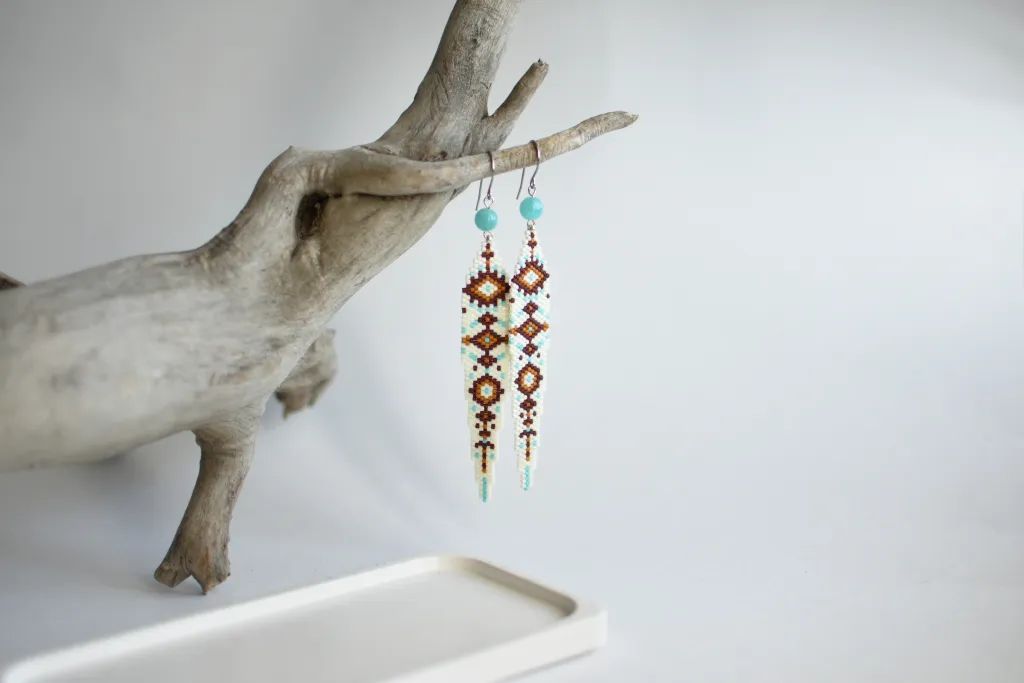Длинные серьги из бисера в бохо стиле