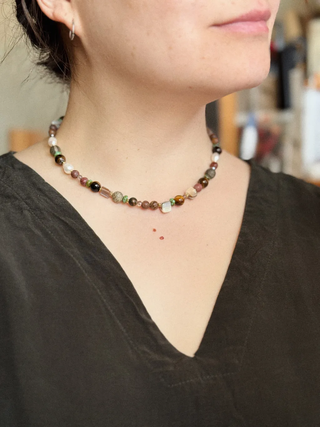 Бусы с тигровым глазом, яшмой и перламутром