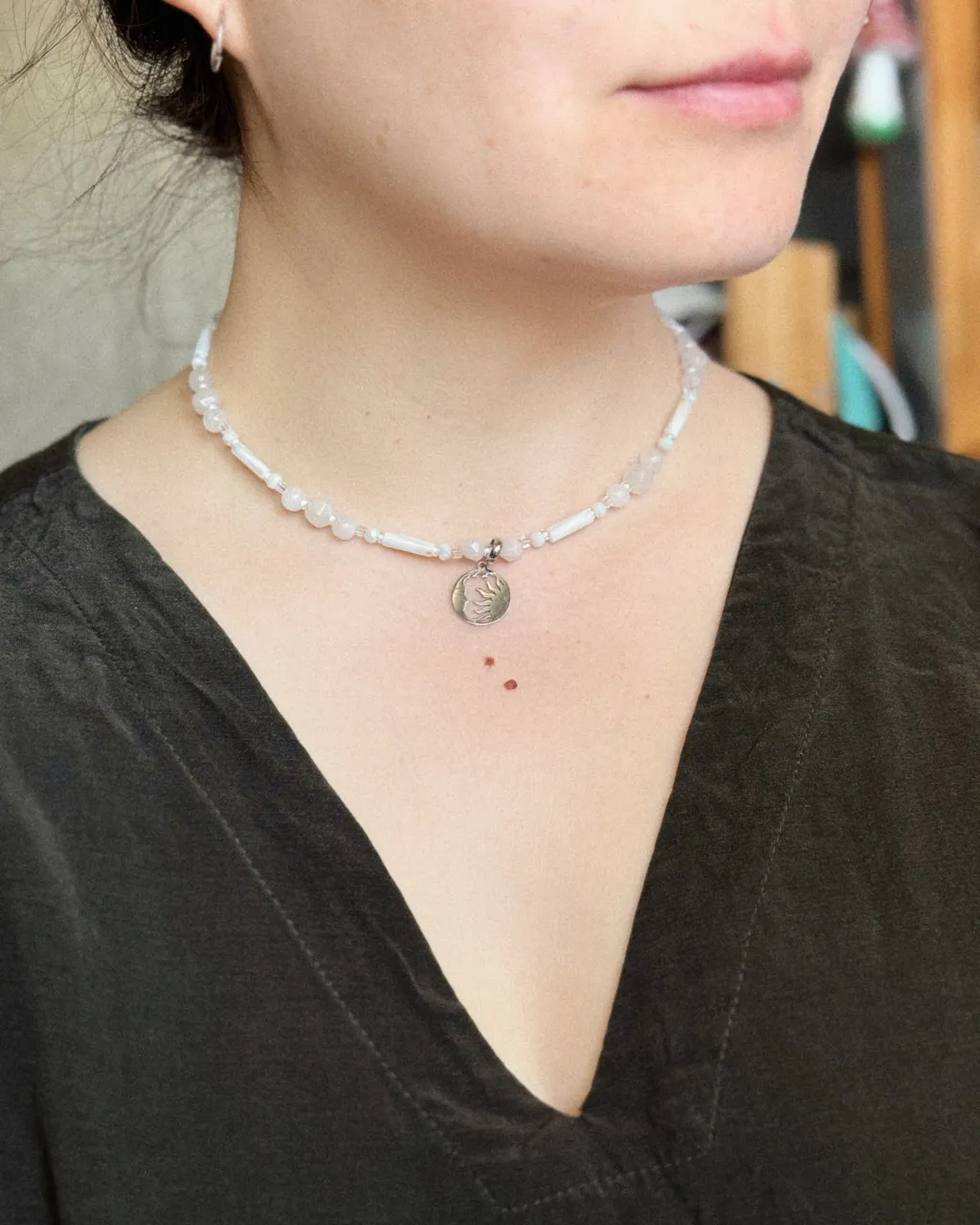 Кулон "Солнце луна" с белым кварцем