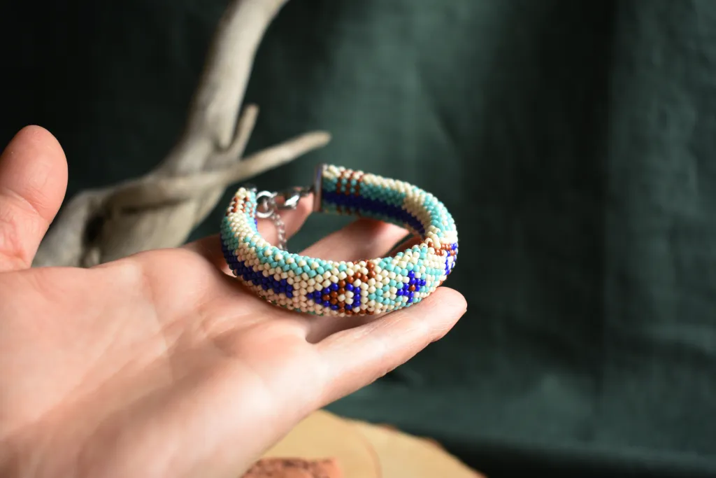 Бохо браслет из бисера
