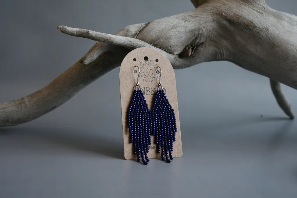 Тёмно-синие серьги из бисера