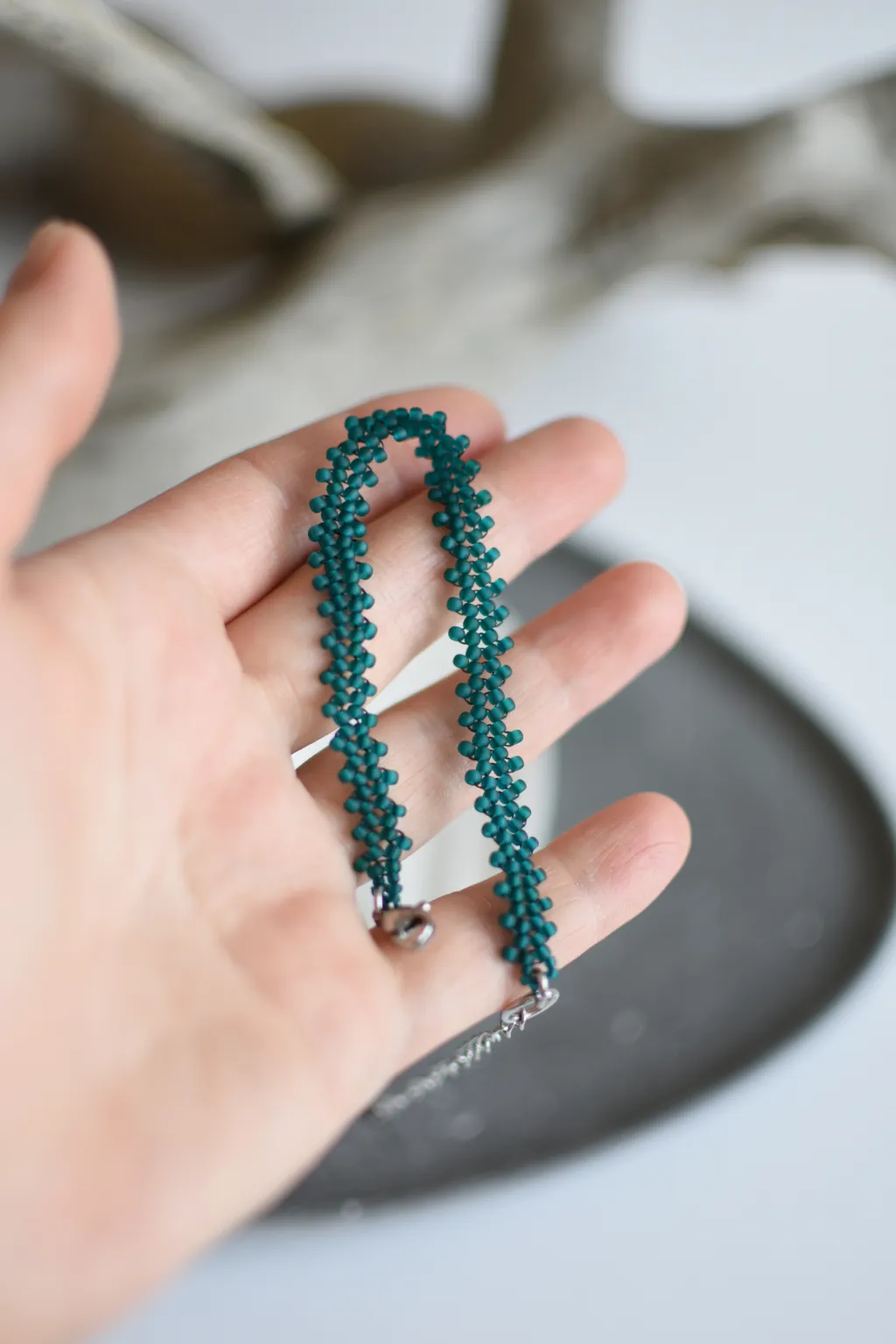 Браслет из бисера цвета морской волны