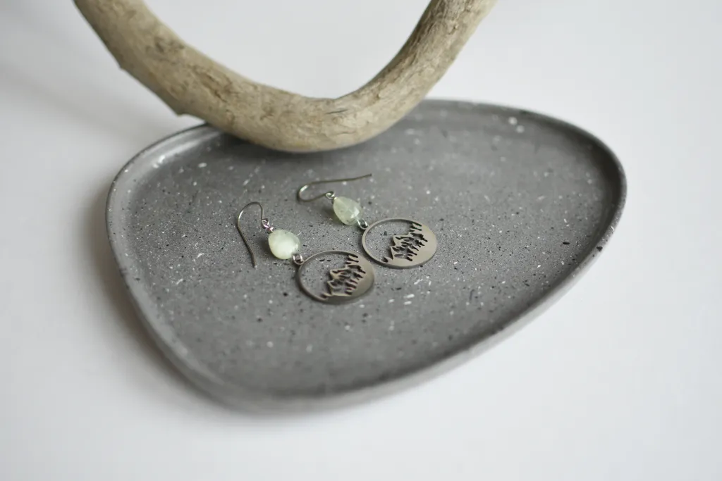 Серьги "Горы" с пренитом