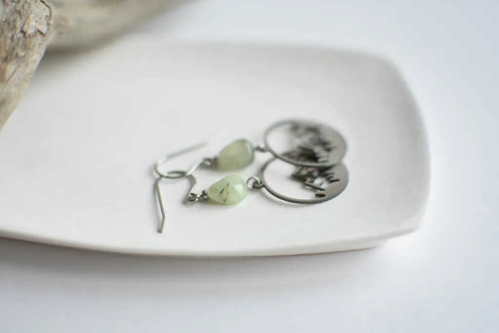 Серьги "Горы" с пренитом