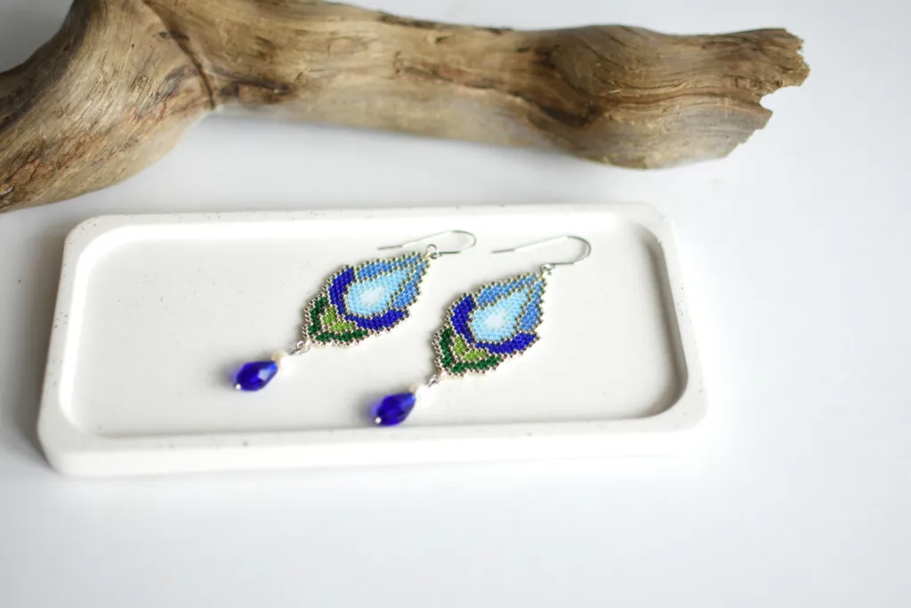 Серьги из бисера "Витражные тюлпаны" синие