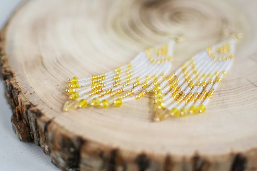 Серьги из бисера с бахромой и цитрином