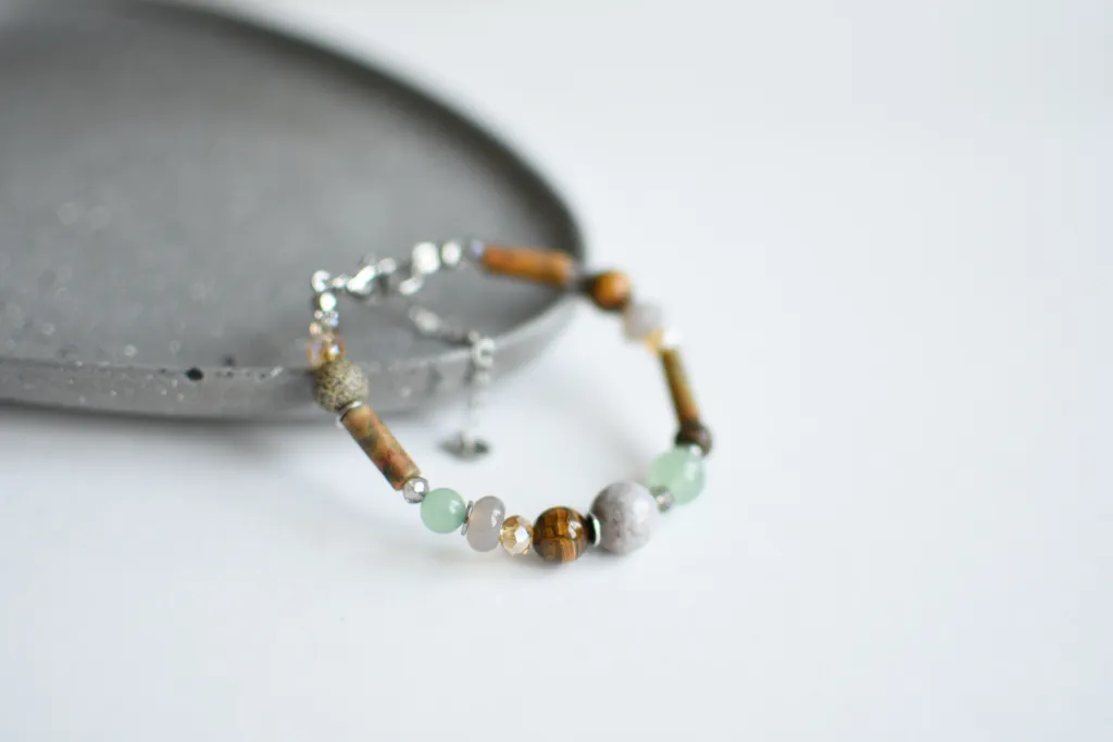 Браслет с натуральными камнями