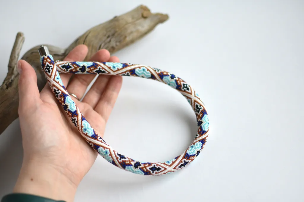 Колье-жгут из мелкого бисера "Марокко"