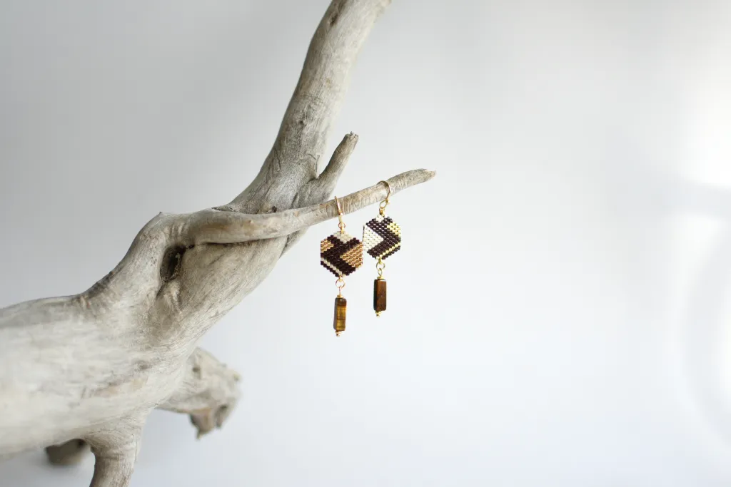 Серьги из бисера с тигровым глазом