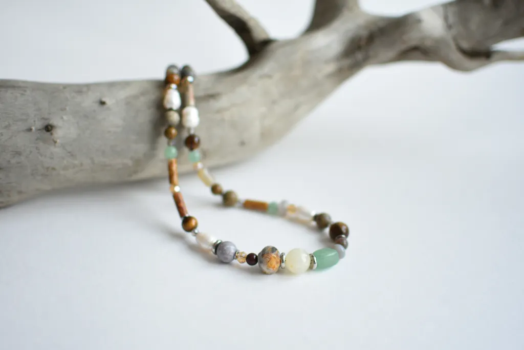 Бусы с натуральными камнями