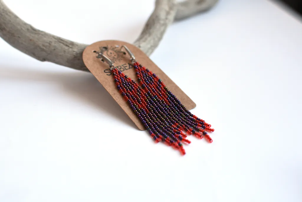 Красно-фиолетовые длинные серьги из бисера