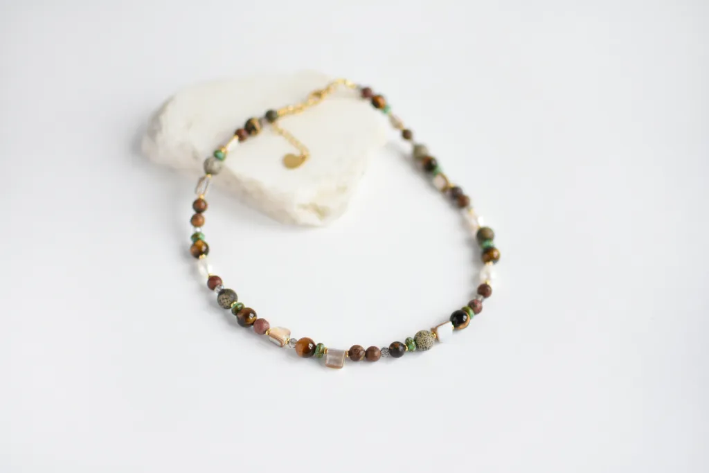 Бусы с тигровым глазом, яшмой и перламутром