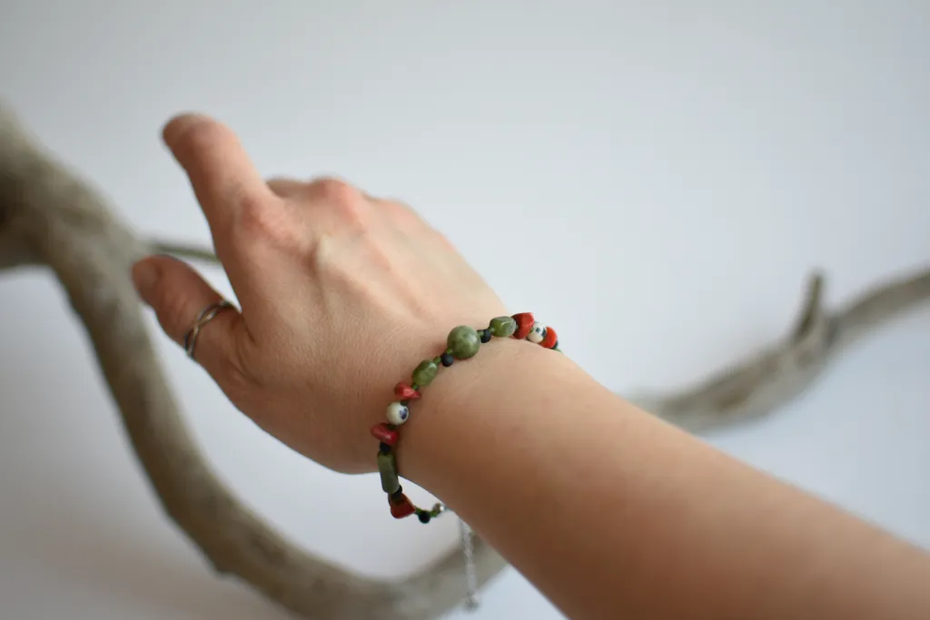 Браслет с серпентином