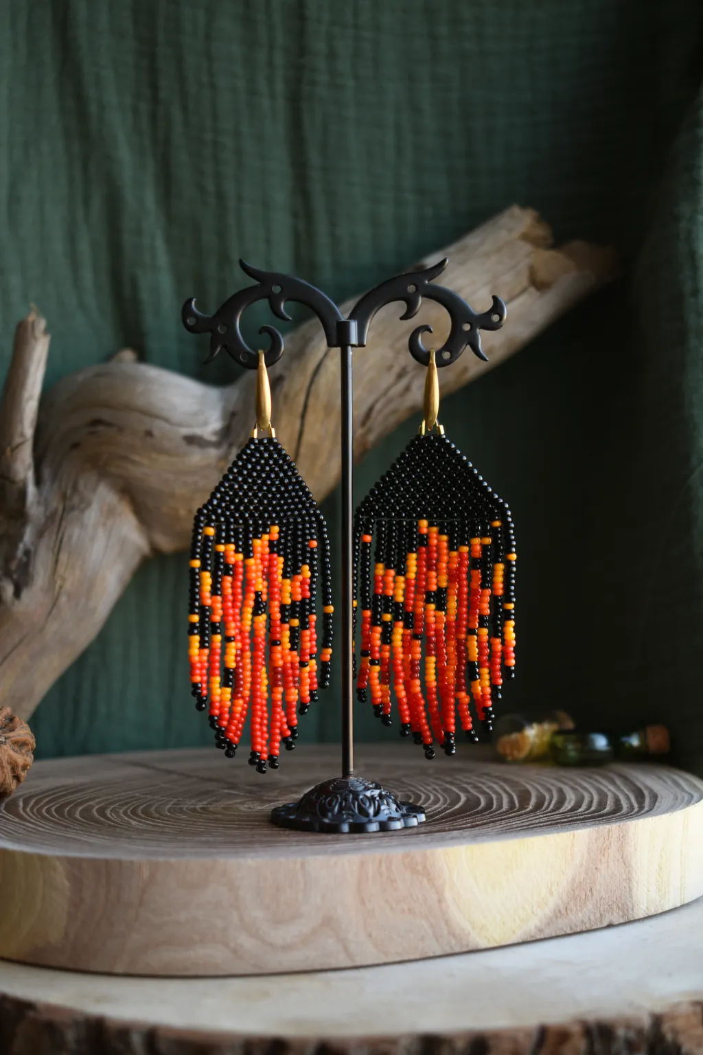 Серьги длинные из бисера "Пламя"