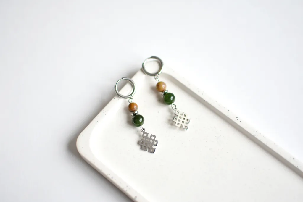 Серьги с нефритом "Улзы"