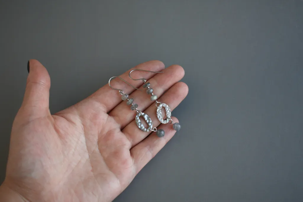 Серьги из стали с лабрадоритом