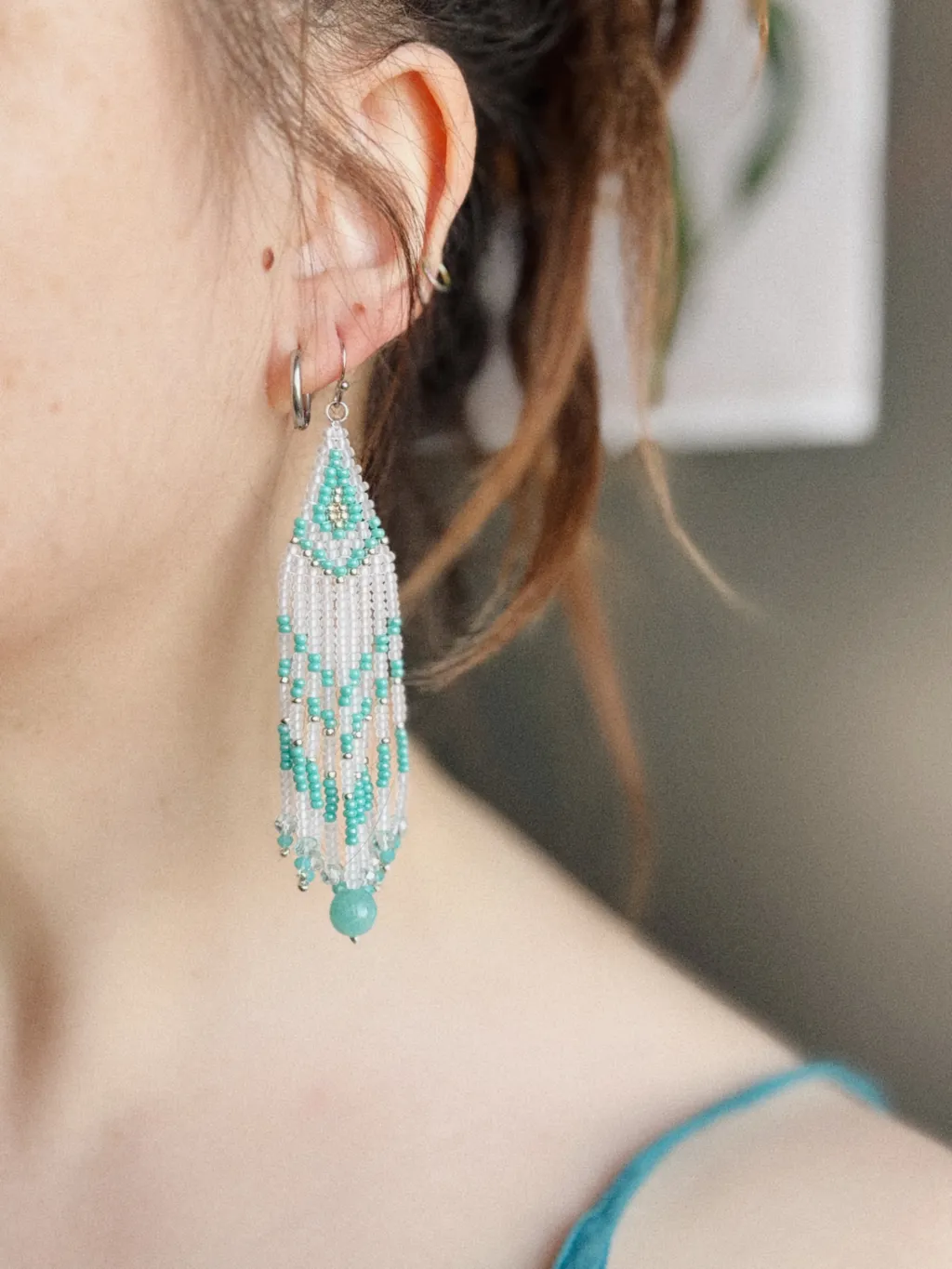 Бирюзовые серьги из бисера с бахромой и амазонитом