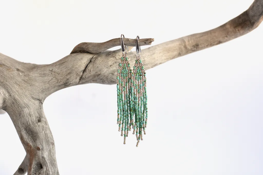Бирюзовые серьги из бисера