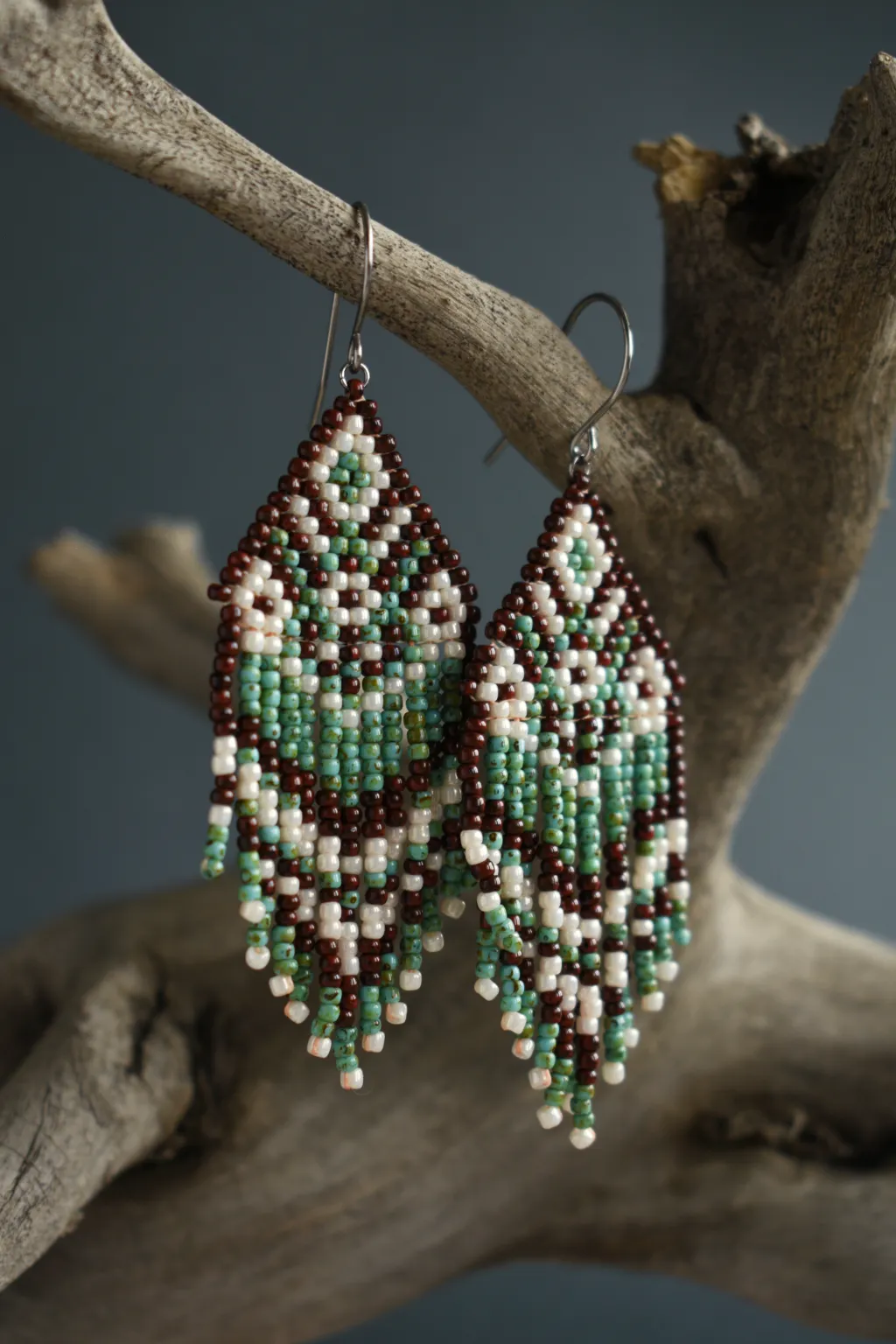 Бохо-серьги из бисера с бахромой