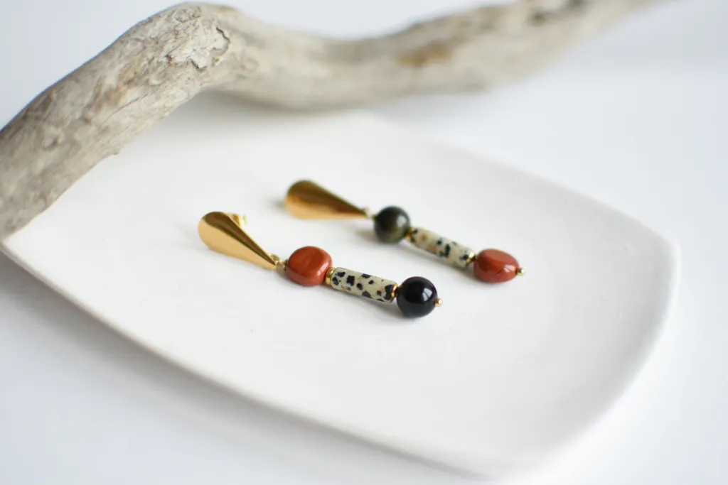 Серьги-гвоздики "Арлекин" с натуральными камнями