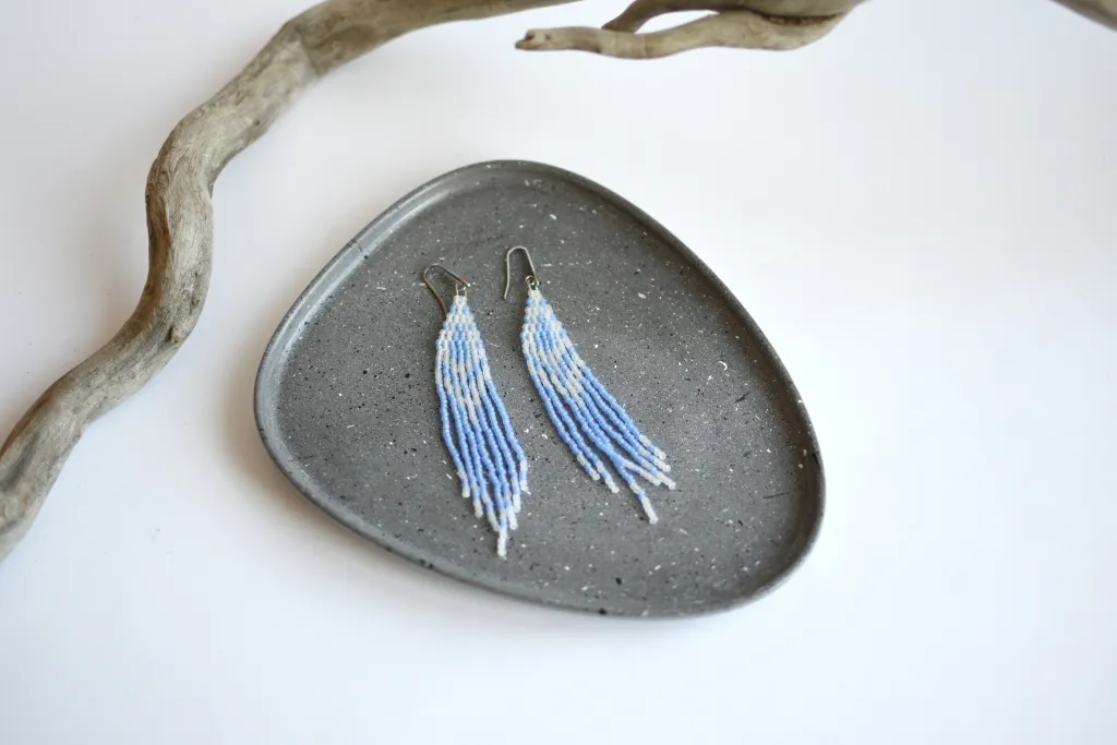 Нежно-голубые серьги из бисера