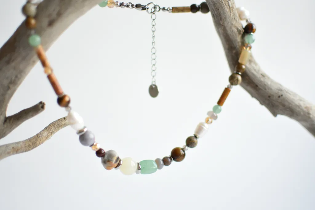 Бусы с натуральными камнями