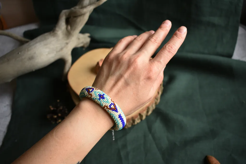 Бохо браслет из бисера