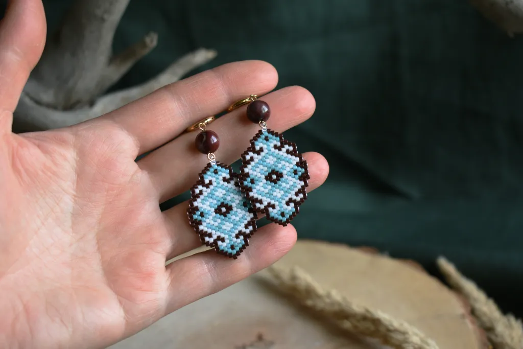 Серьги из бисера с оранментом