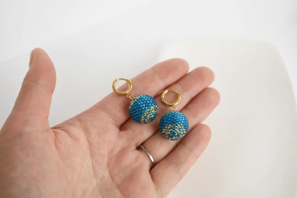 Серьги шарики из бисера цвета "Capri"