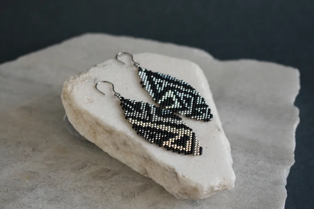 Серьги из бисера "Металлик ночь"