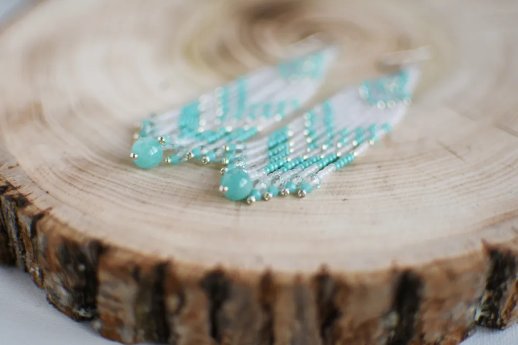 Бирюзовые серьги из бисера с бахромой и амазонитом